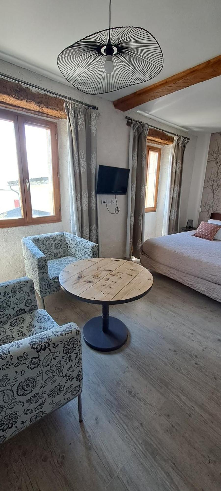 Le Grenier Des Moineaux Bed & Breakfast Font-Romeu-Odeillo-Via Ruang foto